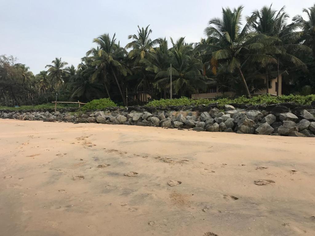 Kizhunna Rock Beach House Kannur Esterno foto